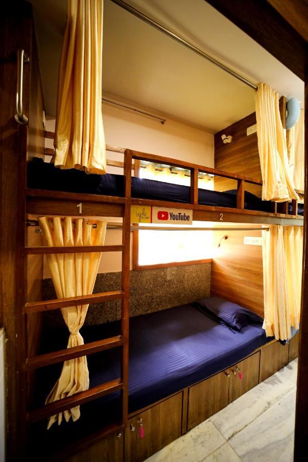 Maple Social Hubz-Hostel Bombaj Exteriér fotografie