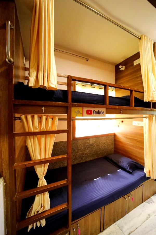 Maple Social Hubz-Hostel Bombaj Exteriér fotografie